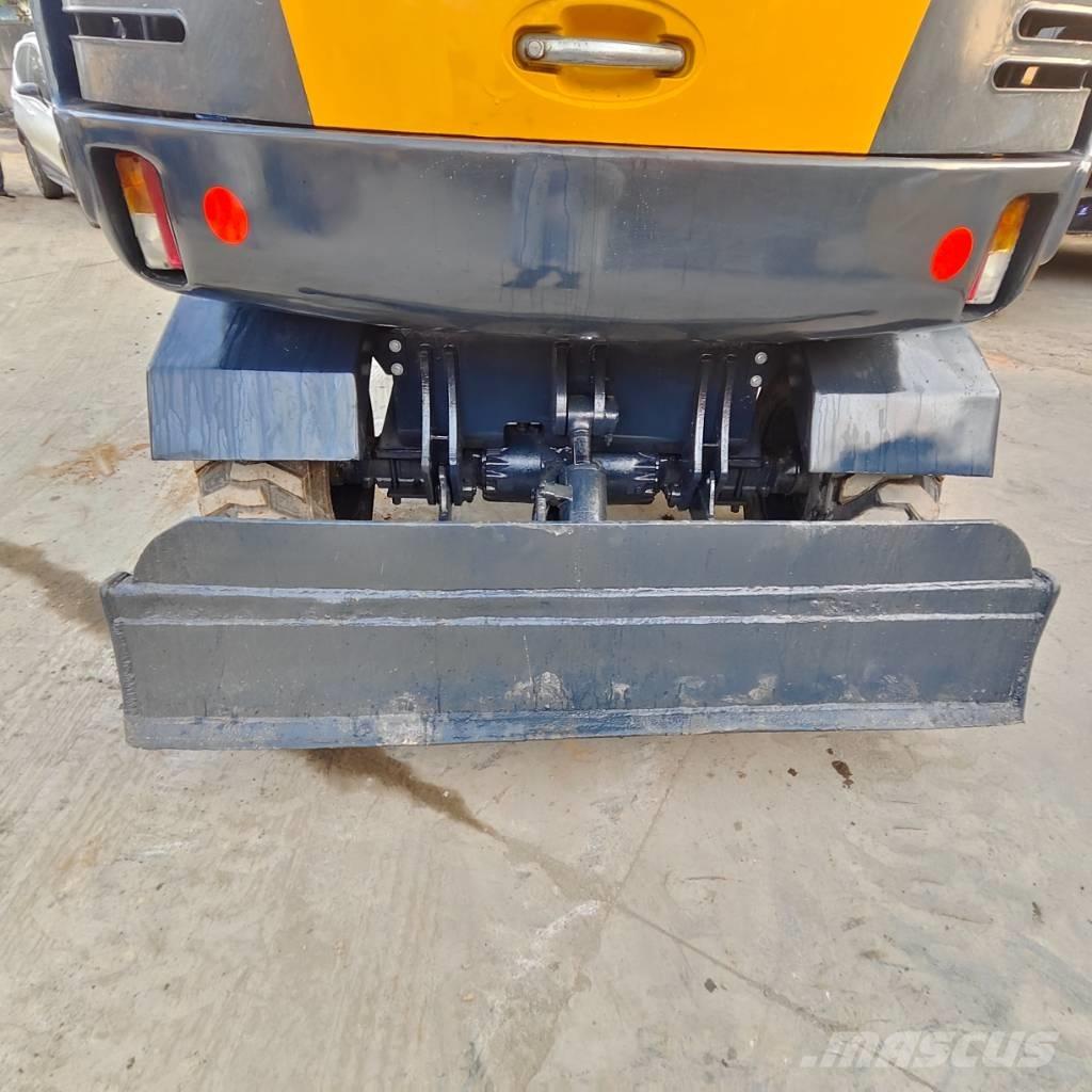 Hyundai R60W Колісні екскаватори