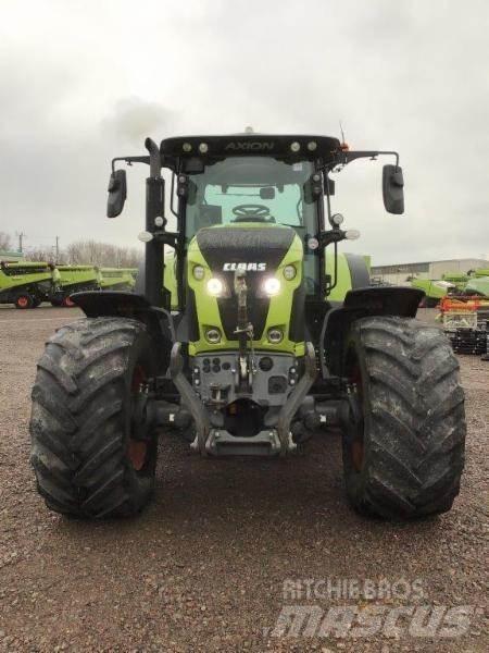 CLAAS AXION 810 Трактори