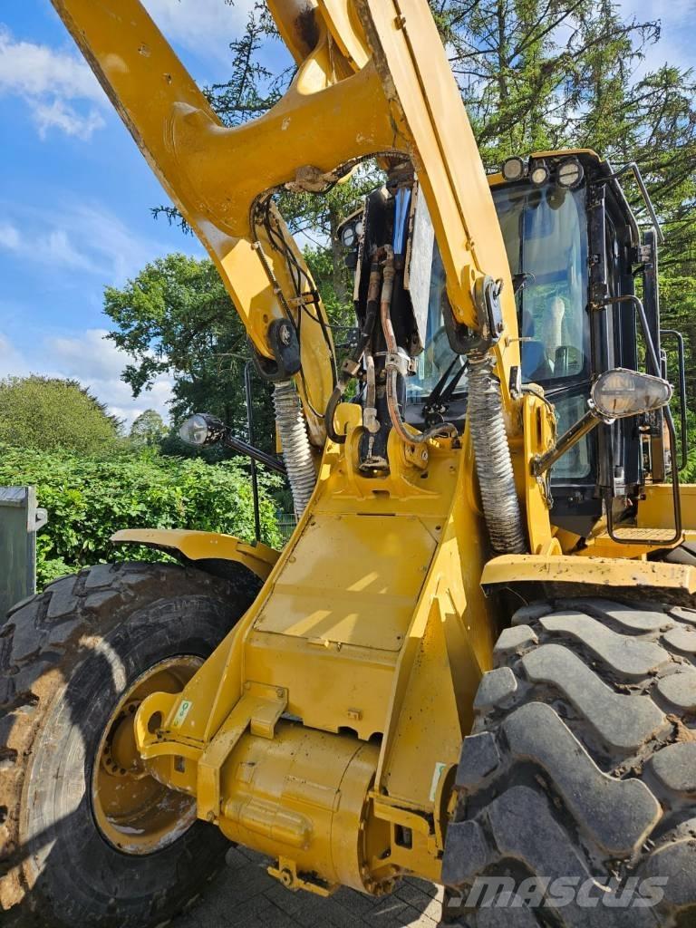 CAT 930 G Фронтальні навантажувачі