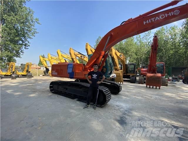 Hitachi EX 200 Гусеничні екскаватори