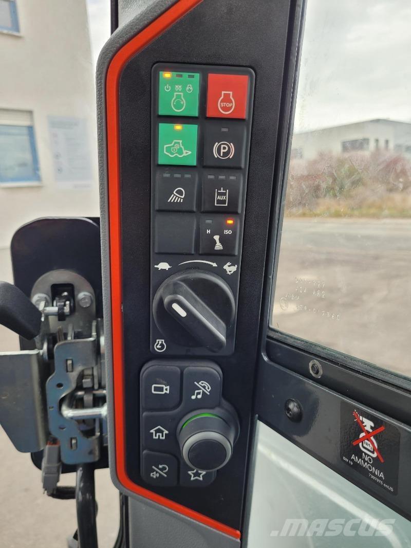 Bobcat S76 Малі навантажувачі