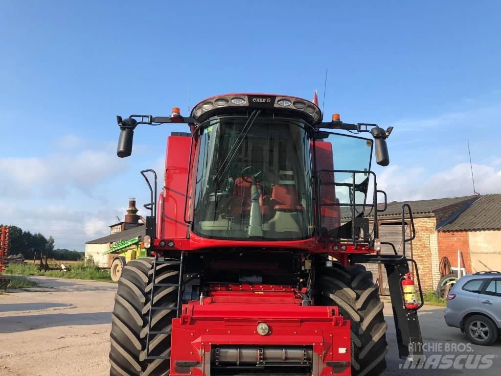 CASE AF7150 Зернозбиральні комбайни