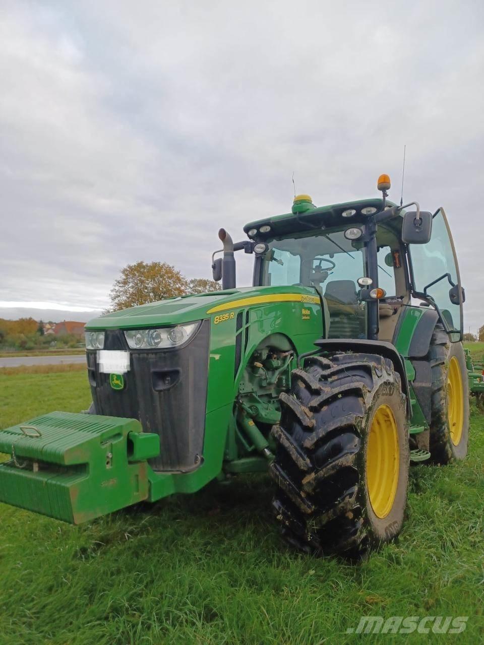 John Deere 8335R Трактори