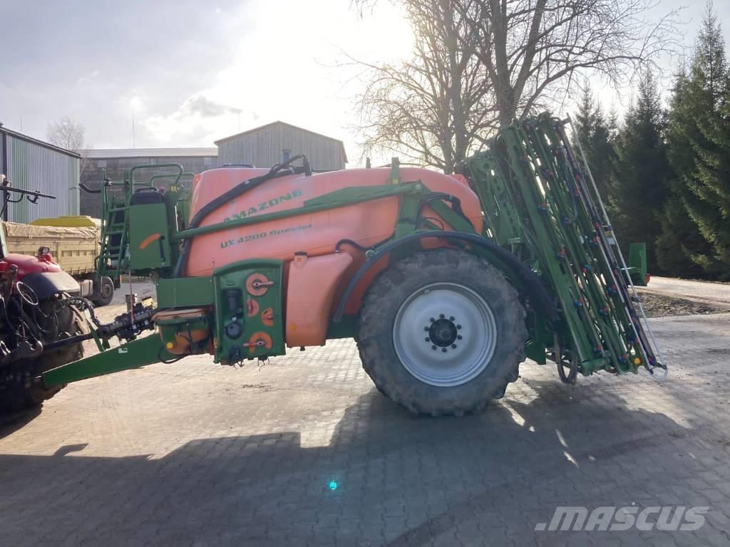 Amazone UX 4200 24 m Причіпні обприскувачі