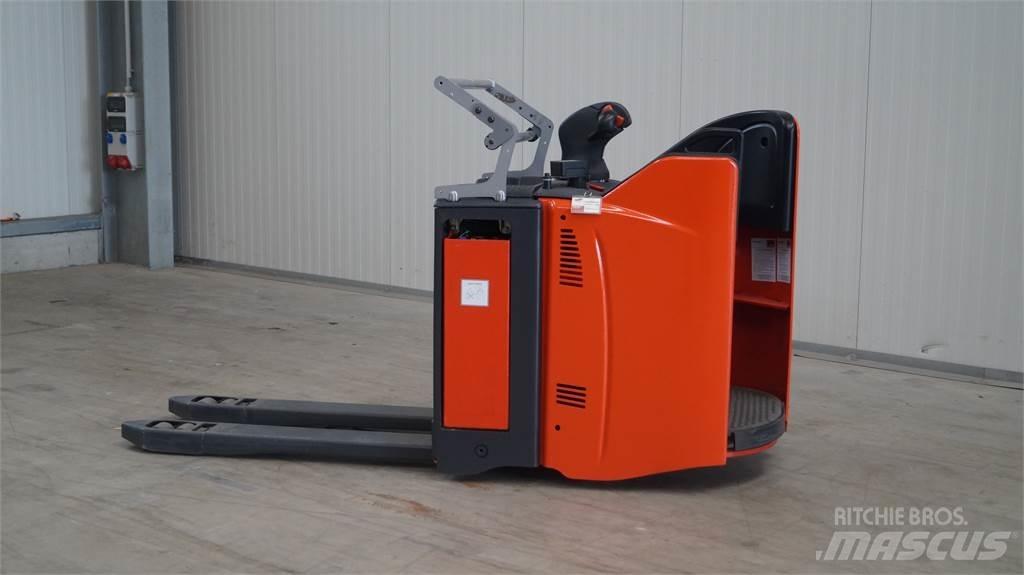 Linde T20SP kurz Штабелери