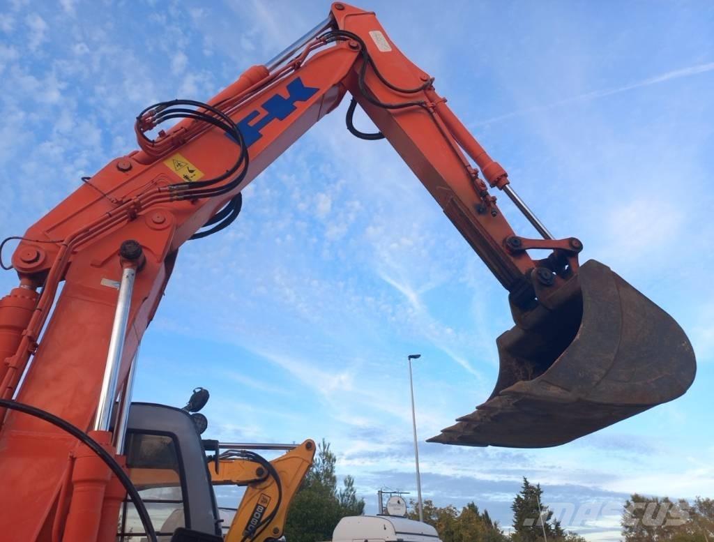 Fiat-Kobelco EX135 Гусеничні екскаватори