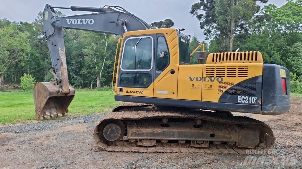 Volvo EC210B Гусеничні екскаватори