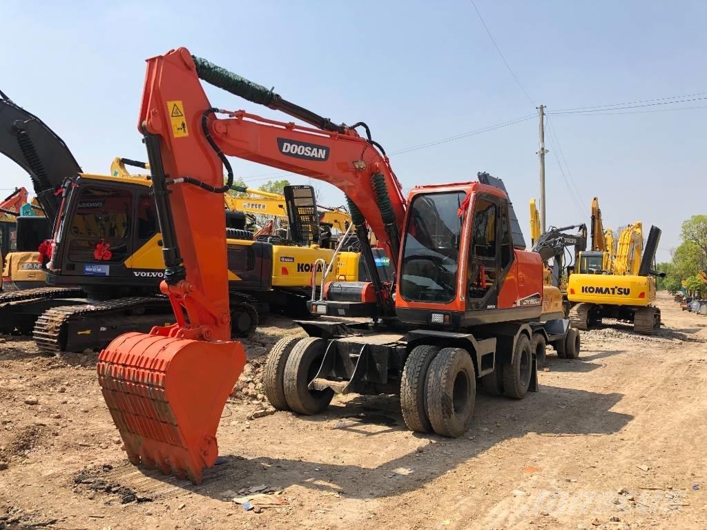 Doosan DX150W Колісні екскаватори