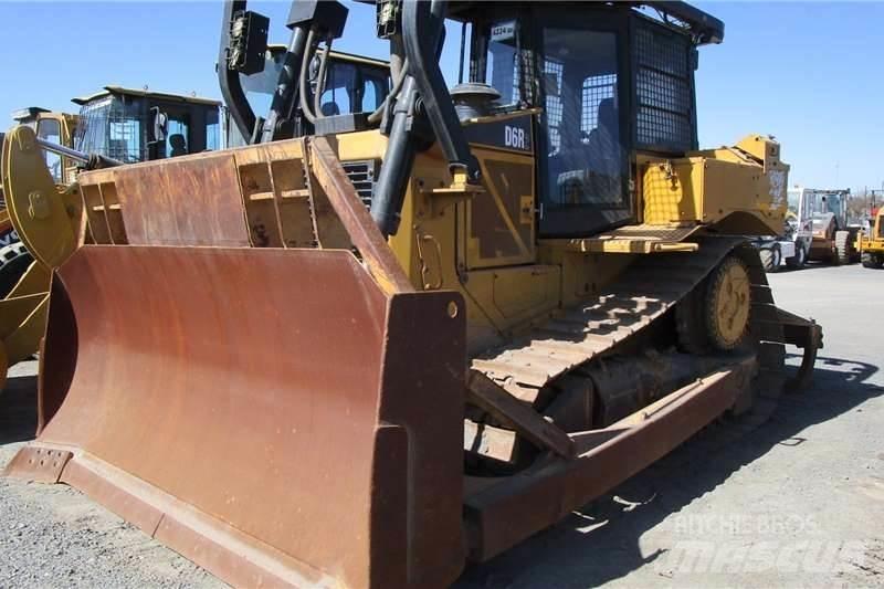 CAT D6R2 Гусеничні бульдозери