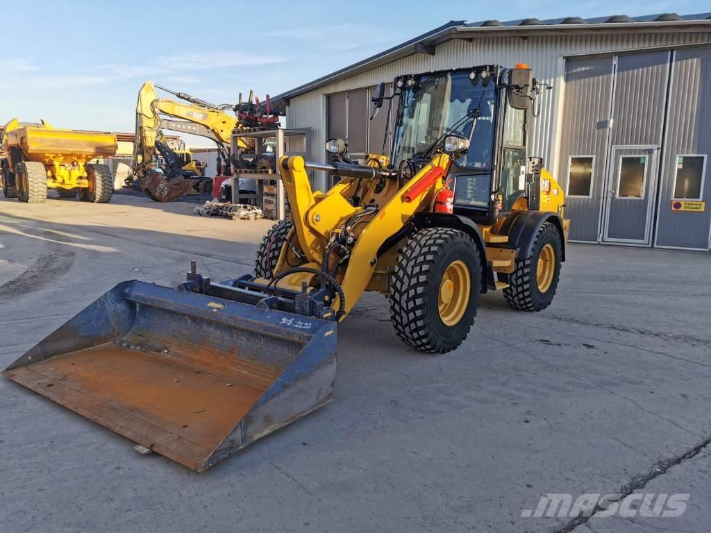 CAT 908 Фронтальні навантажувачі