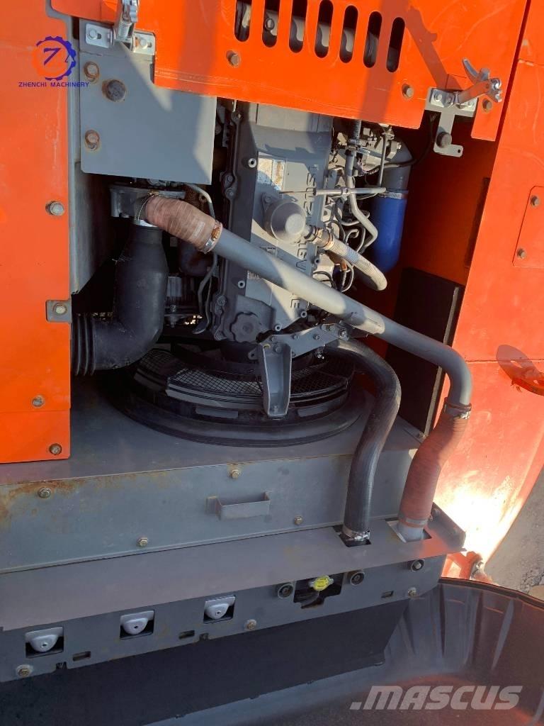 Hitachi ZX 240 Гусеничні екскаватори