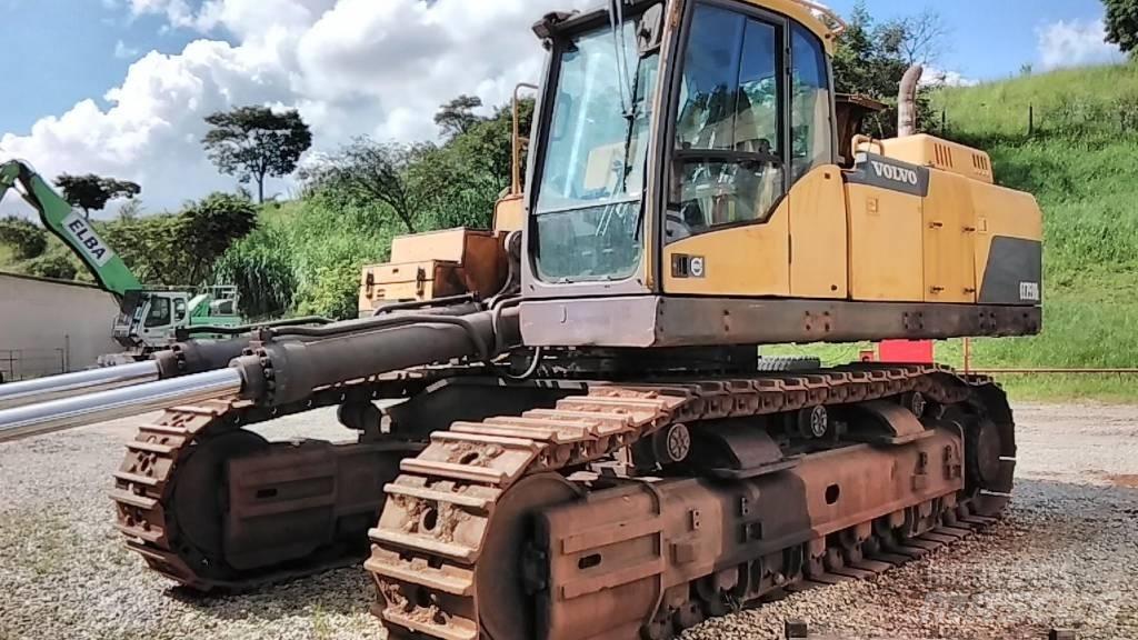 Volvo EC750D Гусеничні екскаватори