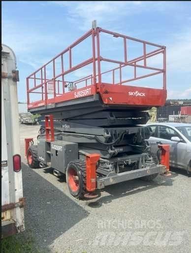 SkyJack SJ 9250 Підйомники-ножиці