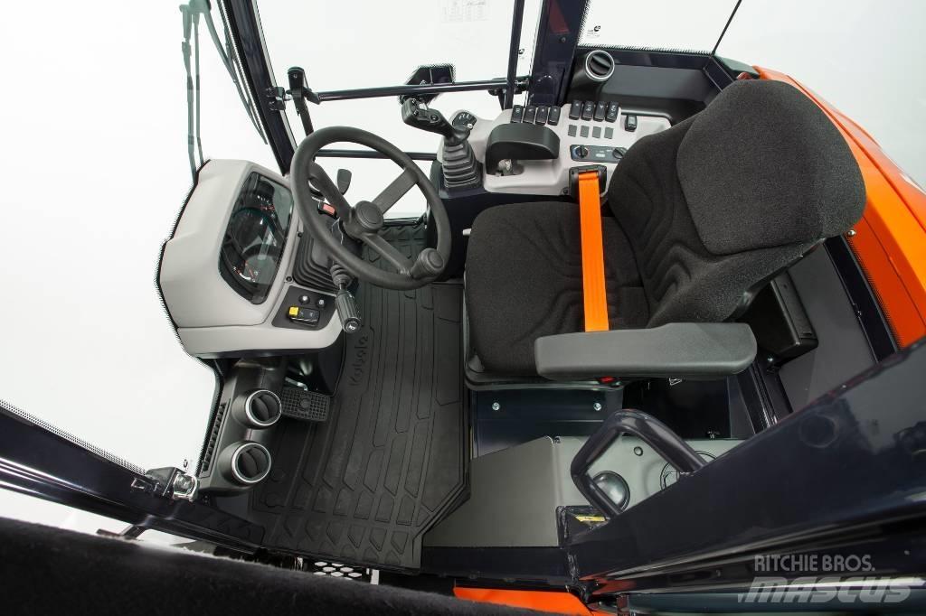 Kubota R 090 Фронтальні навантажувачі