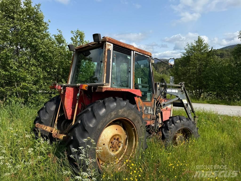 Massey Ferguson 675 Трактори