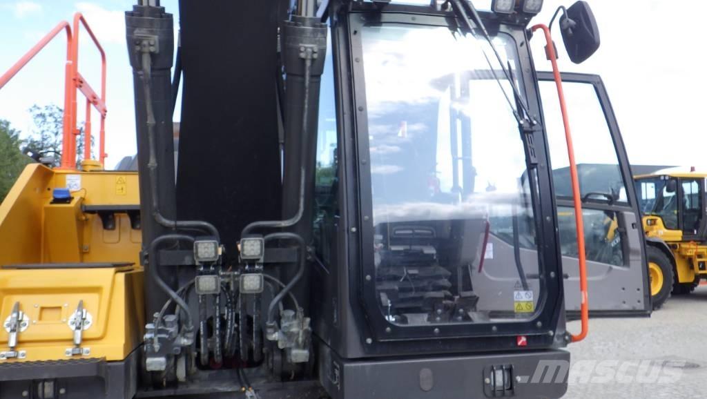 Volvo EC220EL Гусеничні екскаватори