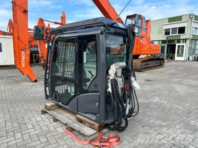 Hitachi ZX-LC-5B Кабіна