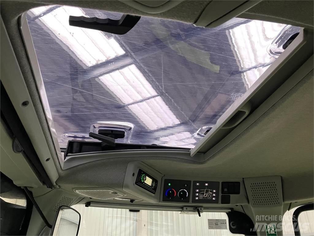 CLAAS Arion 550 Трактори