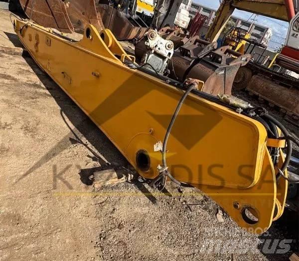 Liebherr R936 3.90m Бони і ковші
