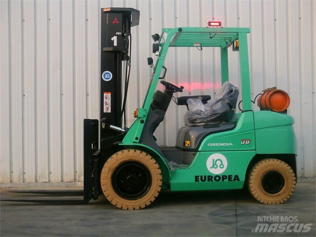 Mitsubishi FG30NTD Газові навантажувачі