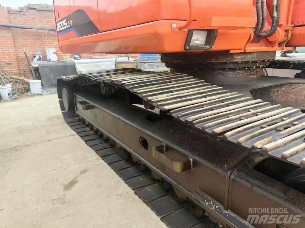 Doosan 225-7 Гусеничні екскаватори