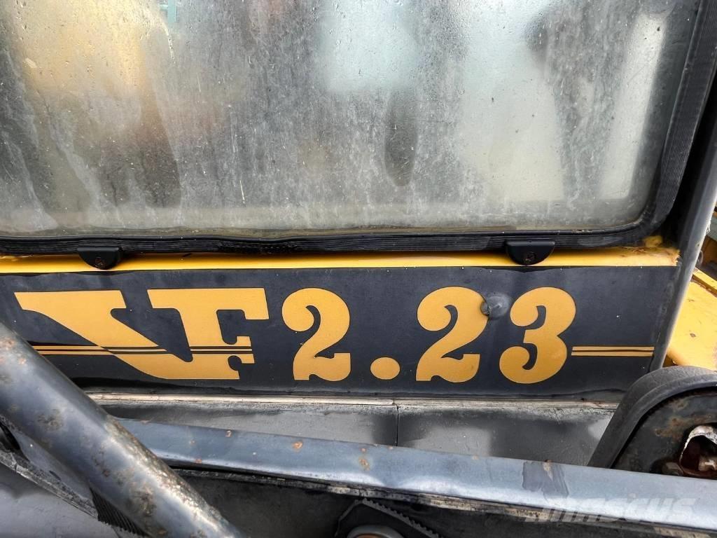 Venieri 2.23 Екскаватори-навантажувачі