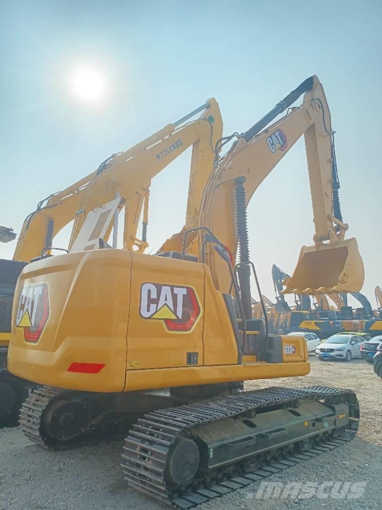 CAT 323GC Гусеничні екскаватори