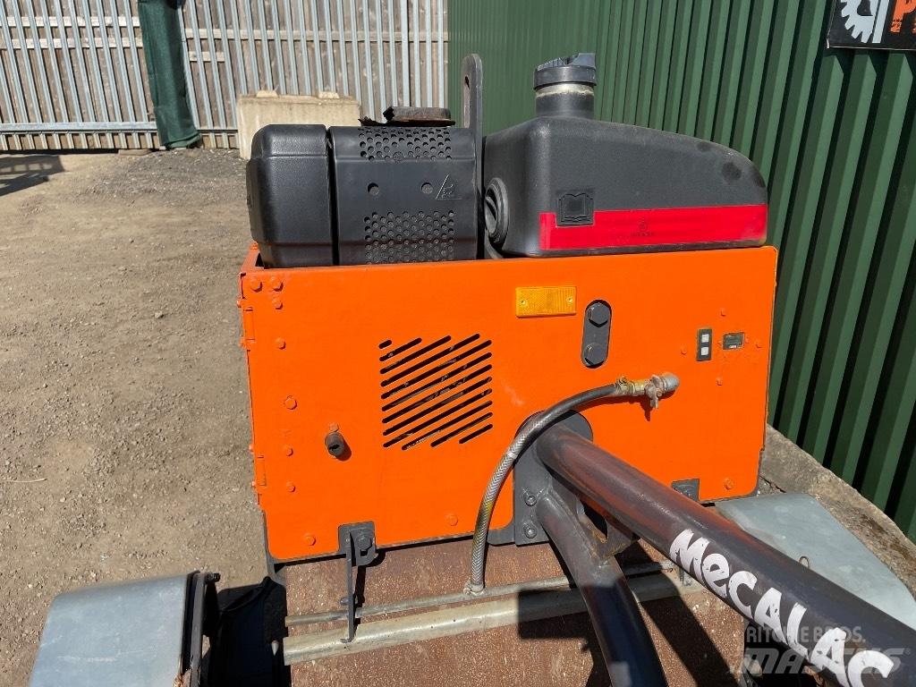 Mecalac MBR 71 Грунтові котки