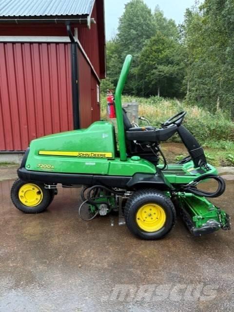 John Deere 7200 A Косарки фарватера