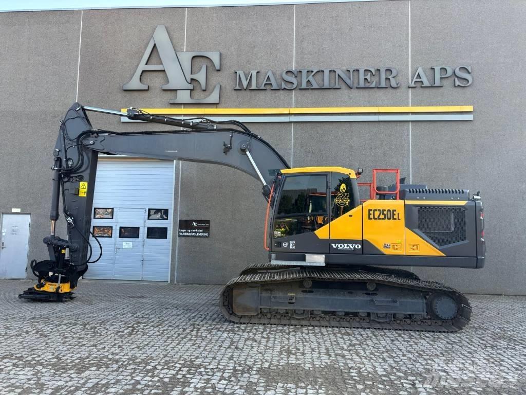 Volvo EC 250 EL Гусеничні екскаватори