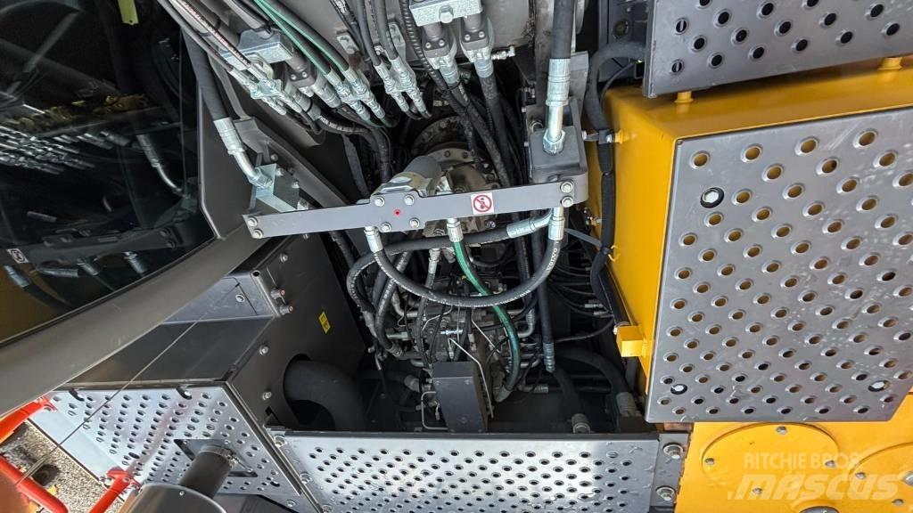 Volvo EC 250 EL Гусеничні екскаватори