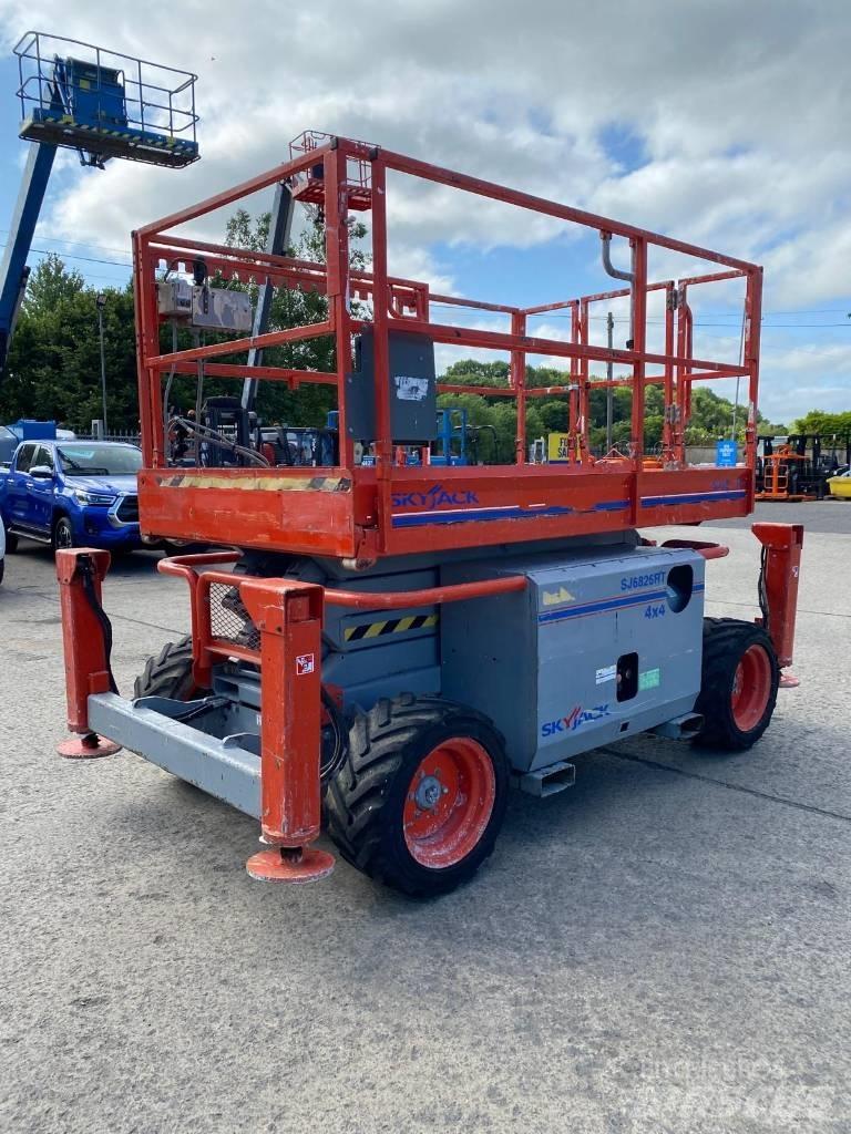 SkyJack SJ 6826 RT Підйомники-ножиці