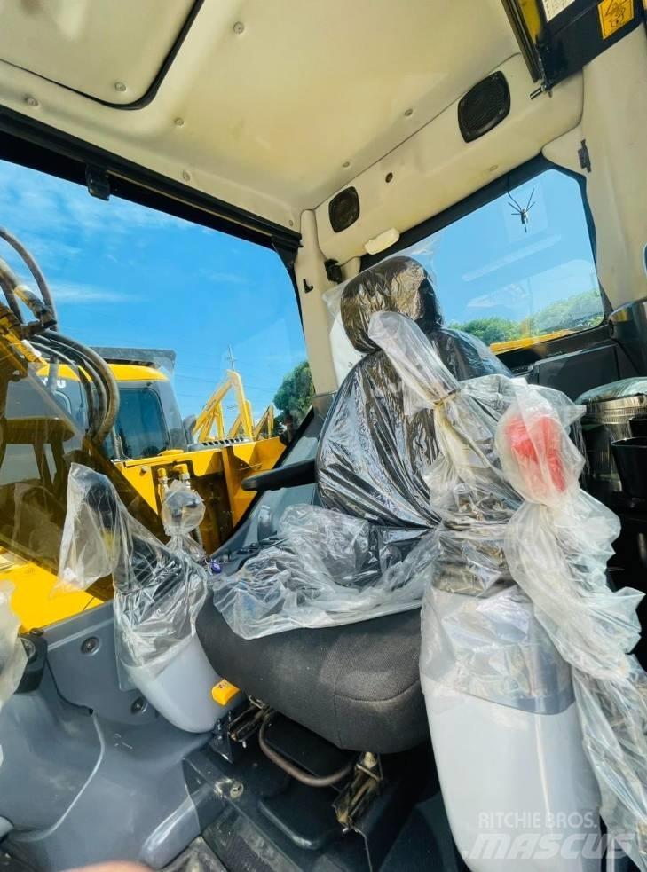 Komatsu PC 138 US Гусеничні екскаватори
