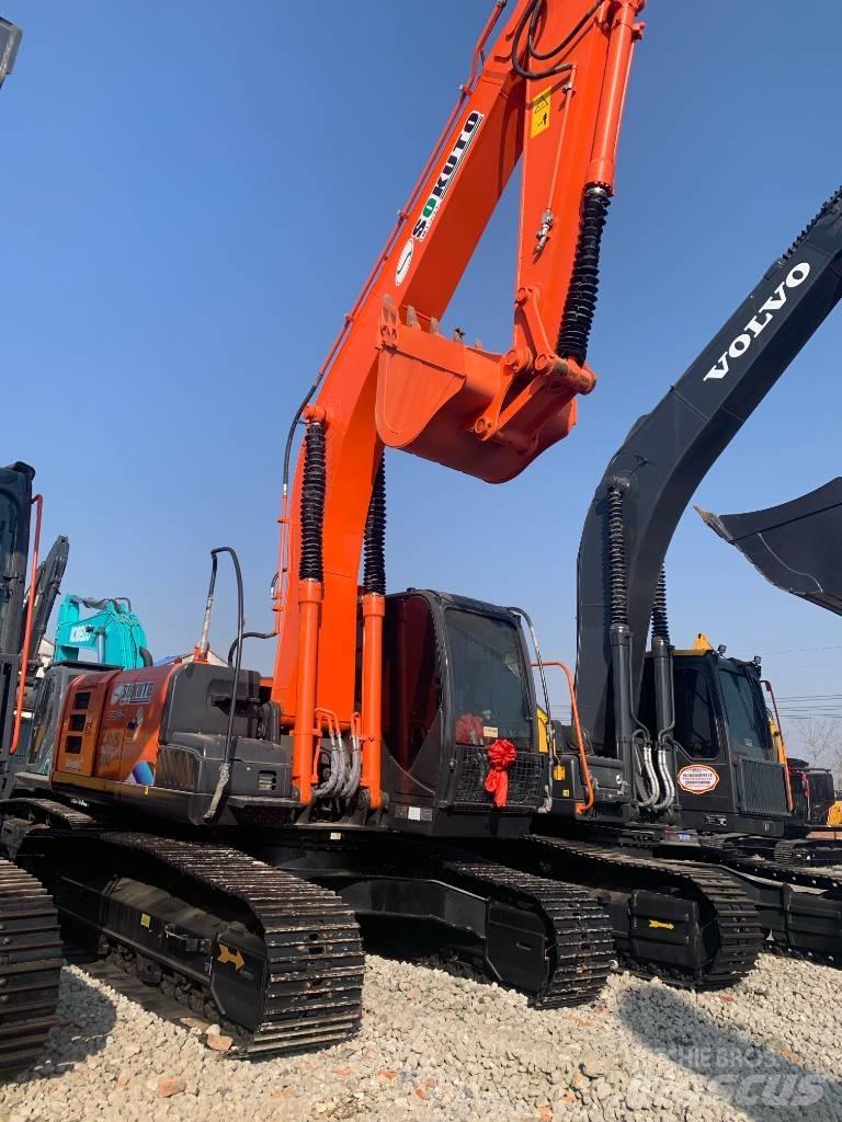 Hitachi ZX 200 Гусеничні екскаватори
