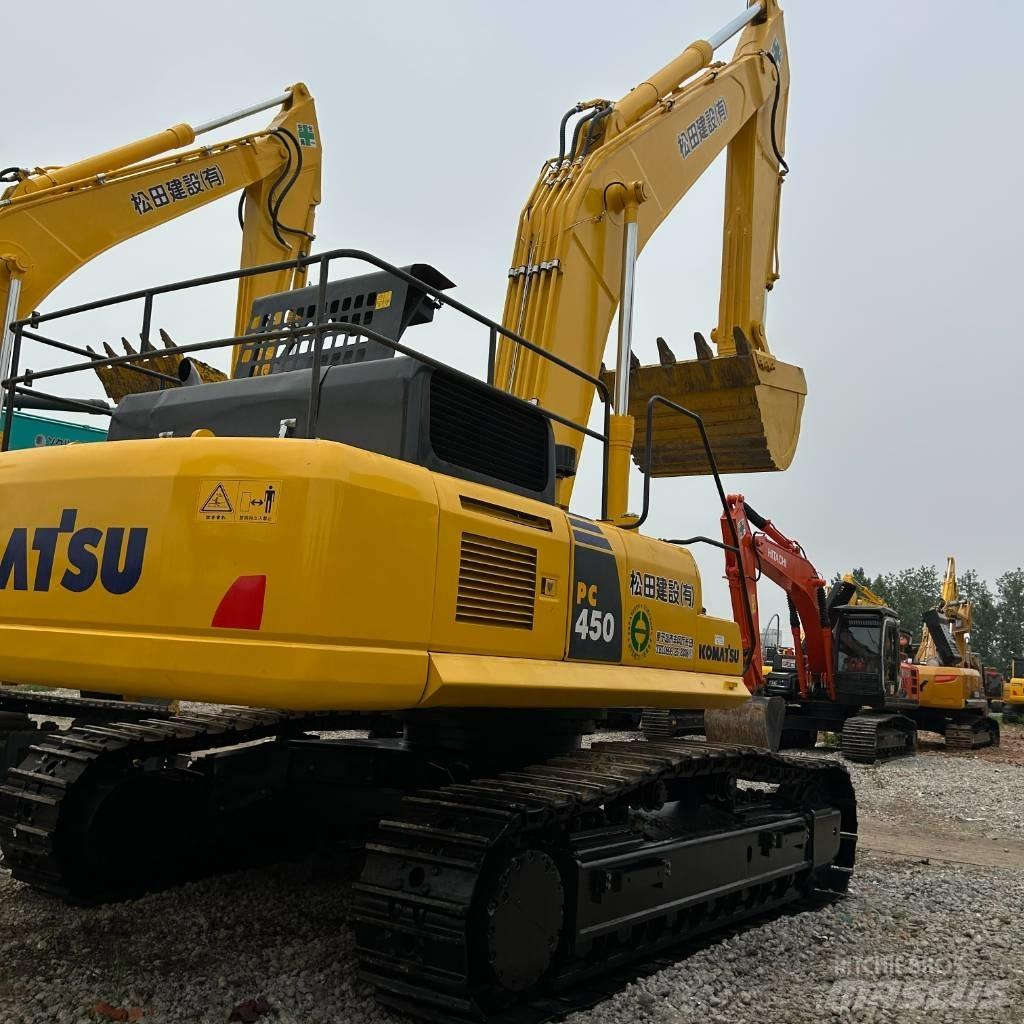 Komatsu 450 Гусеничні екскаватори