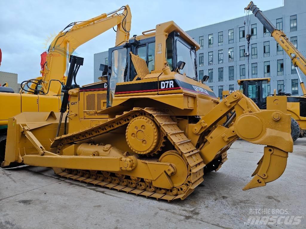 CAT D 7 R Грейдери