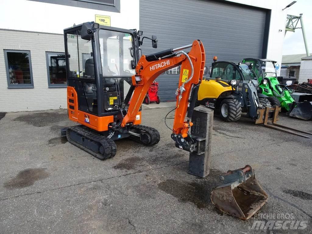 Hitachi ZX19-6CR Міні-екскаватори < 7т