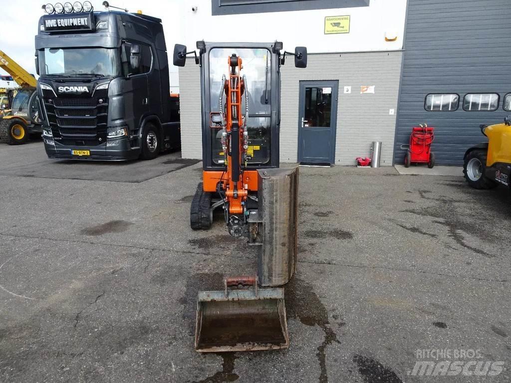 Hitachi ZX19-6CR Міні-екскаватори < 7т