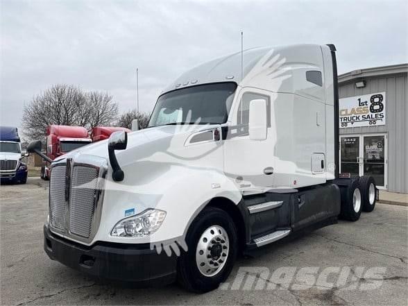 Kenworth T680 Тягачі