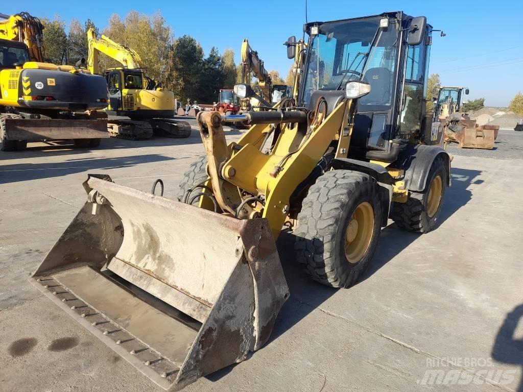 CAT 908 H 2 Фронтальні навантажувачі