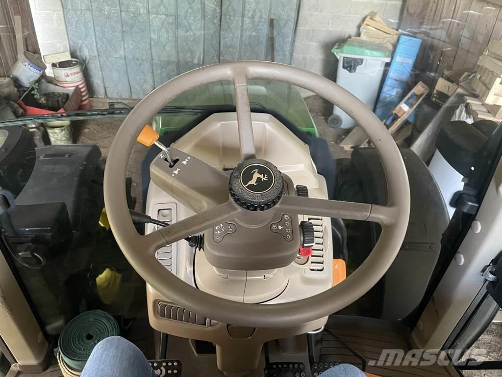 John Deere 6110M Трактори