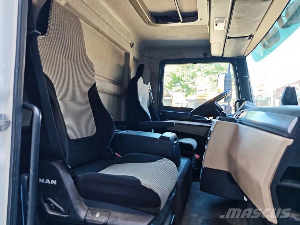 MAN TGL 8.220 4x2 Шасі з кабіною