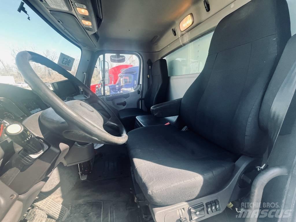 Freightliner M 106 Фургони