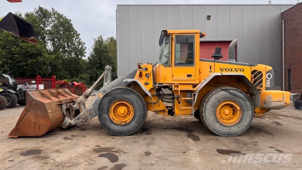 Volvo L 120 E Фронтальні навантажувачі