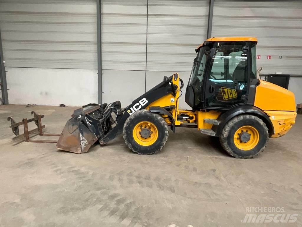 JCB 409 Фронтальні навантажувачі