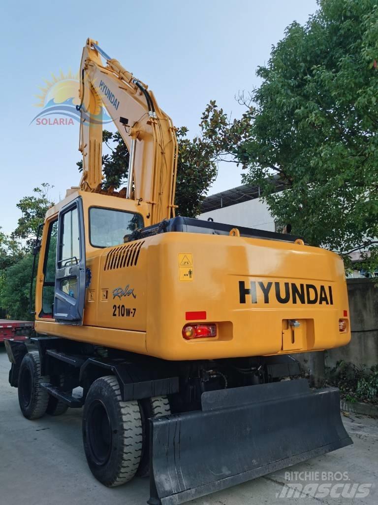 Hyundai R210W-7 Колісні екскаватори