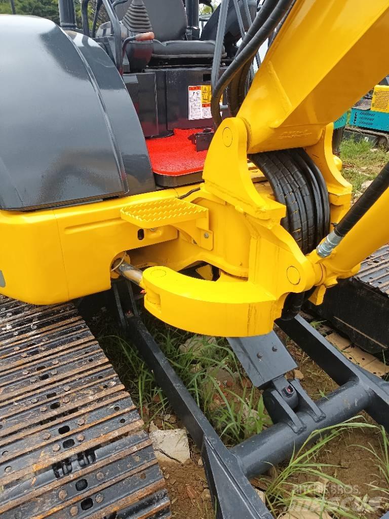 Komatsu PC 40 Гусеничні екскаватори