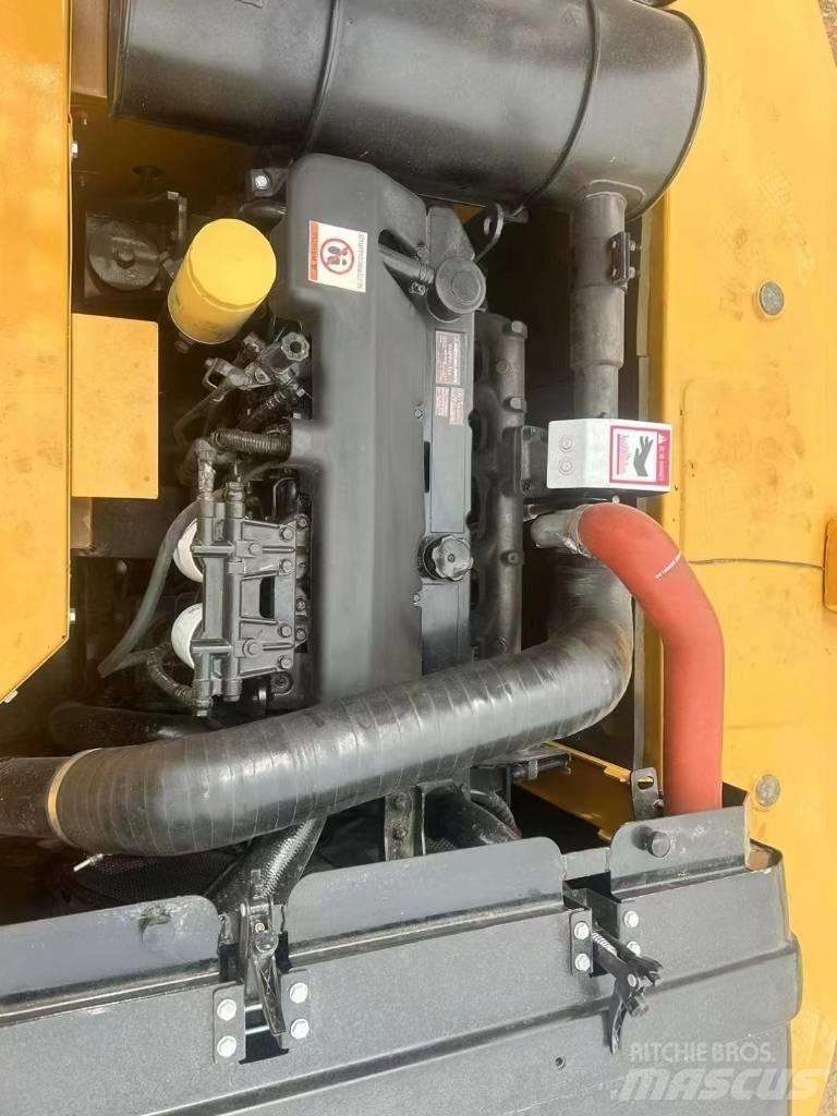 Sany SY 245 Гусеничні екскаватори