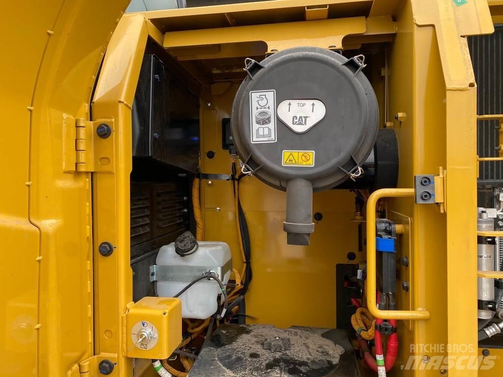 CAT 323D3 Гусеничні екскаватори