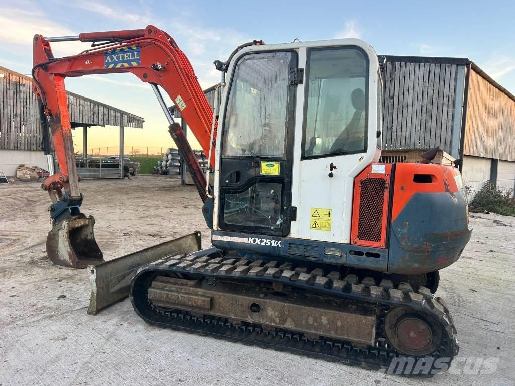 Kubota KX 251 Середні екскаватори 7т. - 12т.